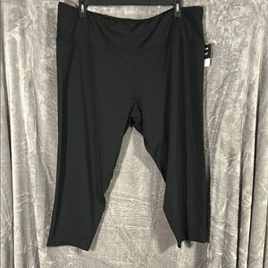 Lola Getts Active Black Capris